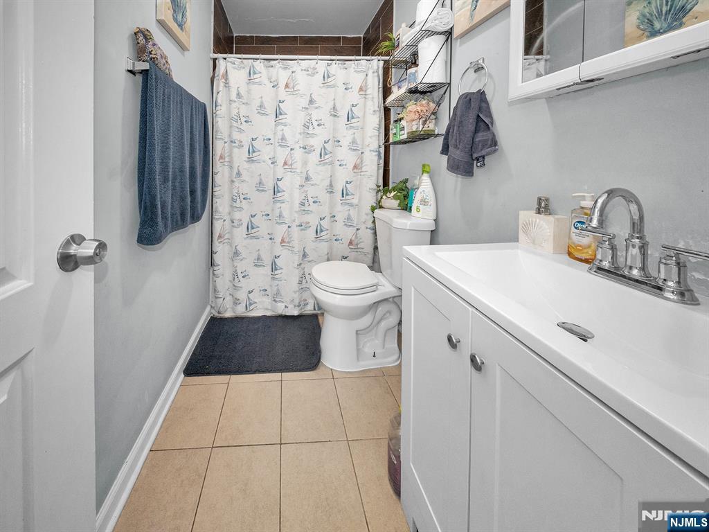 Paterson, New Jersey 07501, United States, 6 Bedrooms Bedrooms, ,2 BathroomsBathrooms,Residential,Active,159842