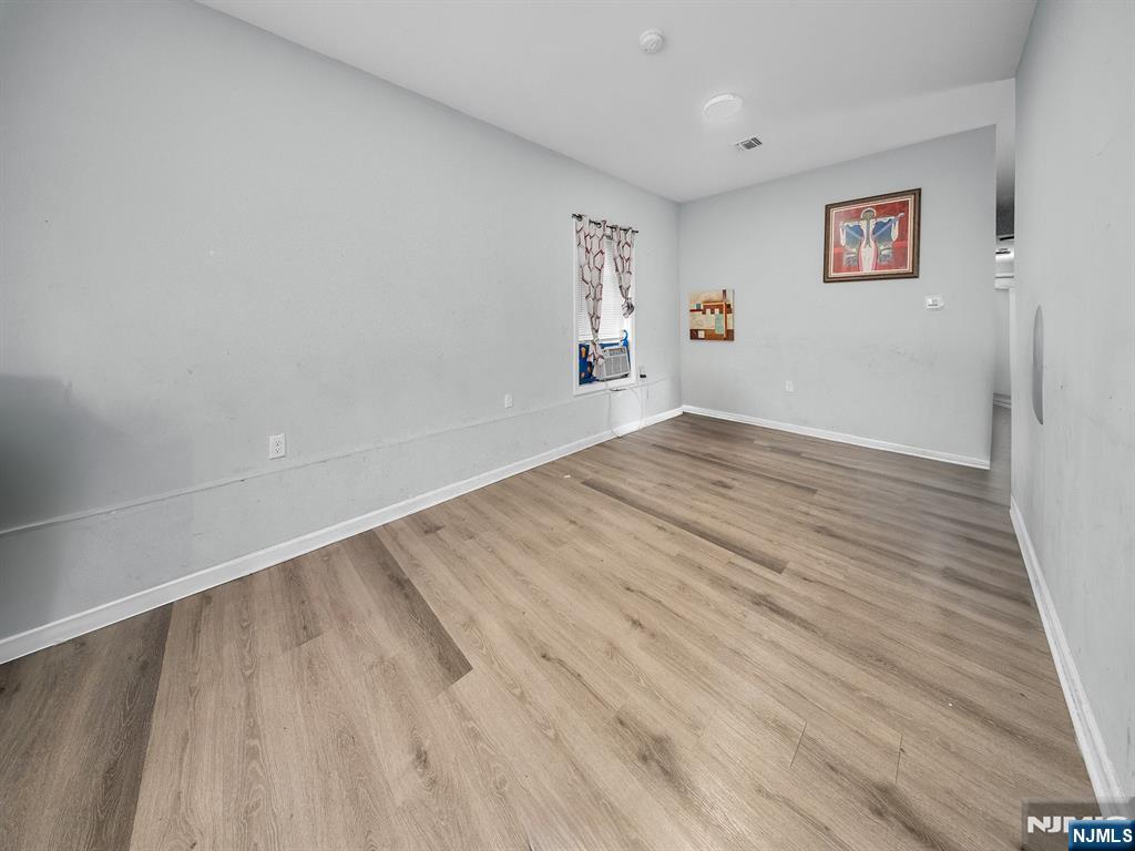 Paterson, New Jersey 07501, United States, 6 Bedrooms Bedrooms, ,2 BathroomsBathrooms,Residential,Active,159842