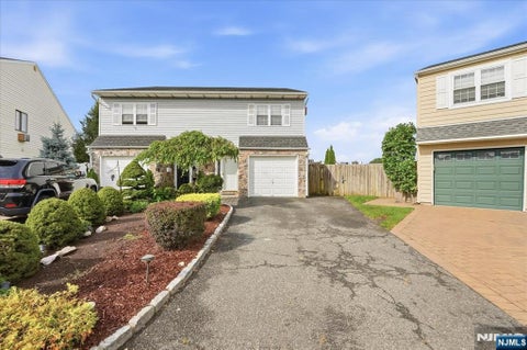 Photo of 57 Reilly Court, Hackensack, NJ 07601 (MLS # 26025091)