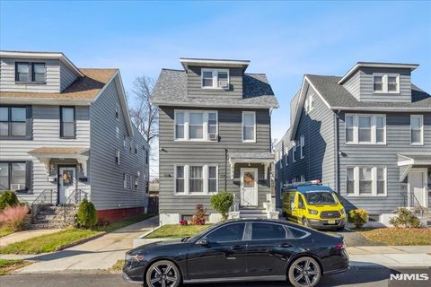 129 Brookwood Street East Orange NJ 07018