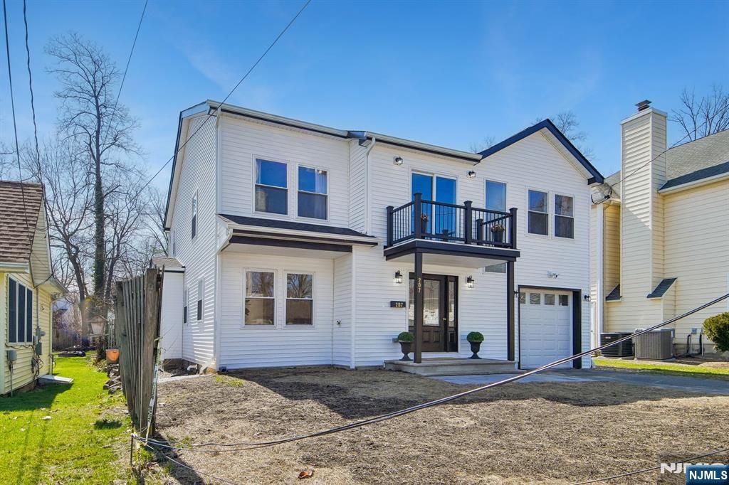 207 Lake Shore Drive