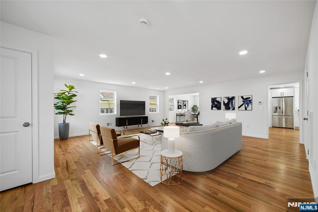 207 Lake Shore Drive