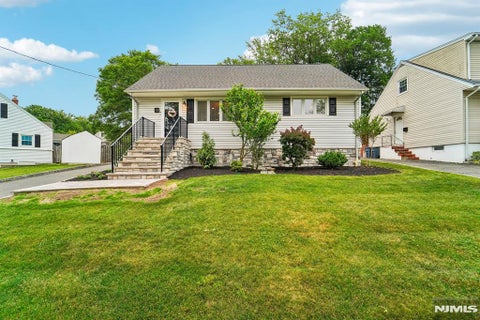 Photo of 13 Crane Terrace, Verona, NJ 07044 (MLS # 26021743)