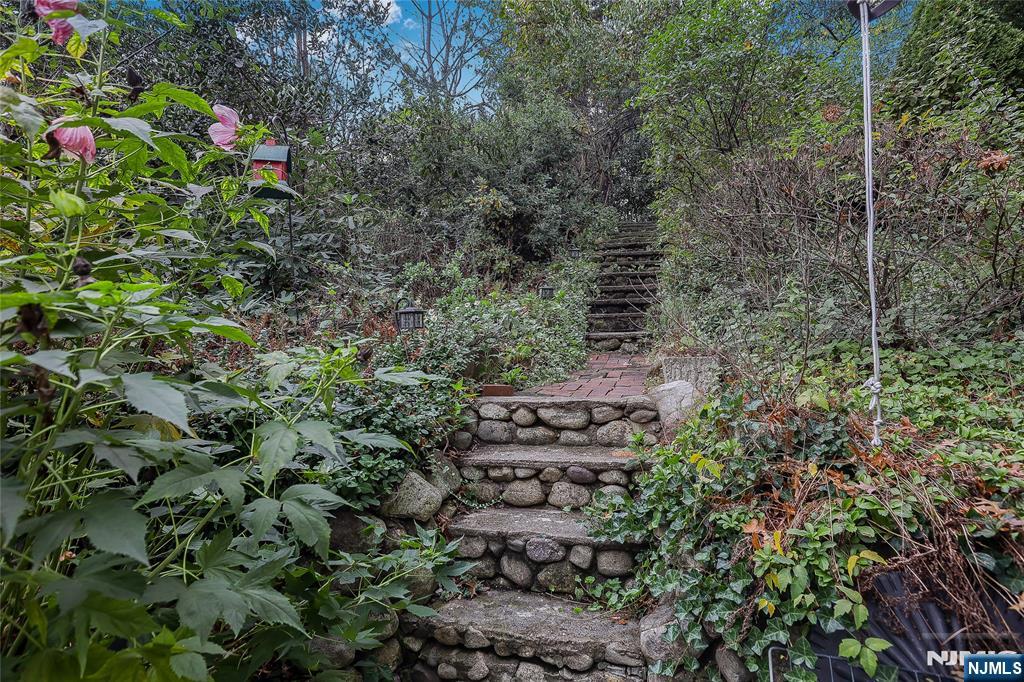 Ramsey, New Jersey 07446, United States, 3 Bedrooms Bedrooms, ,2 BathroomsBathrooms,Residential,Active,228055