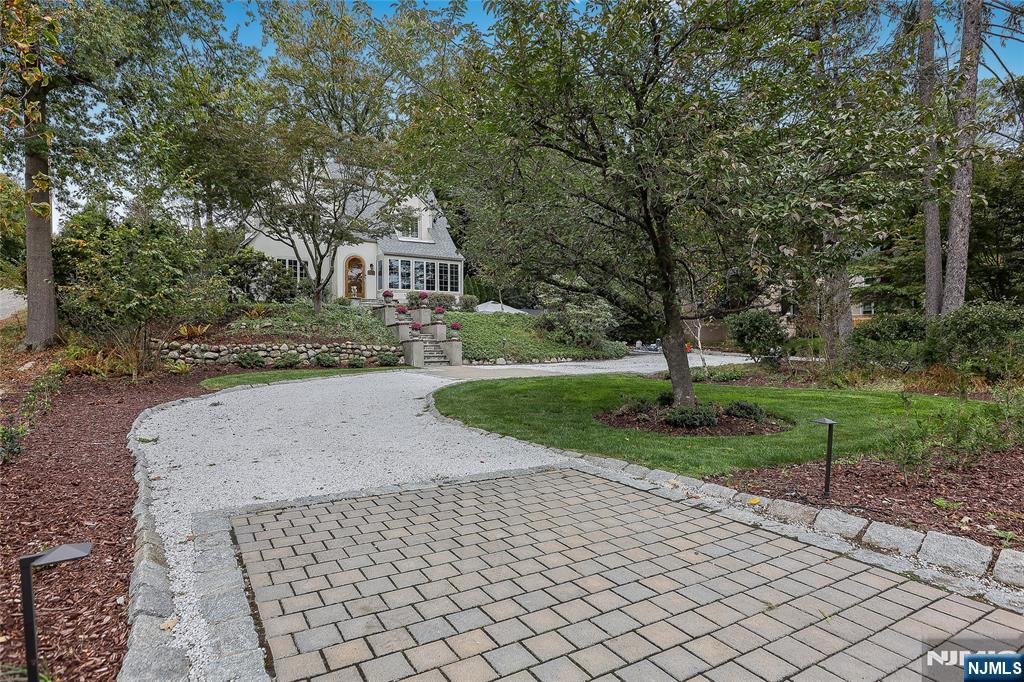 Ramsey, New Jersey 07446, United States, 3 Bedrooms Bedrooms, ,2 BathroomsBathrooms,Residential,Active,228055