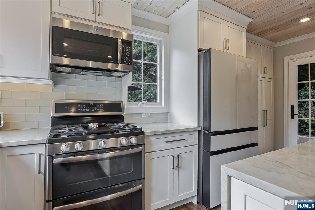 Ramsey, New Jersey 07446, United States, 3 Bedrooms Bedrooms, ,2 BathroomsBathrooms,Residential,Active,228055