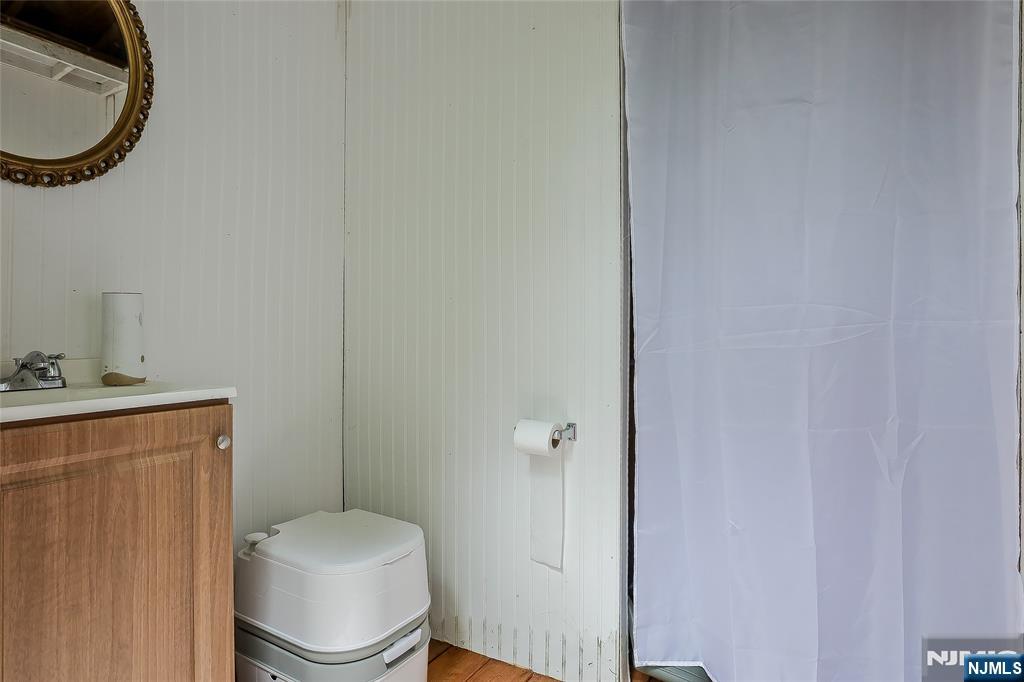 Ramsey, New Jersey 07446, United States, 3 Bedrooms Bedrooms, ,2 BathroomsBathrooms,Residential,Active,228055