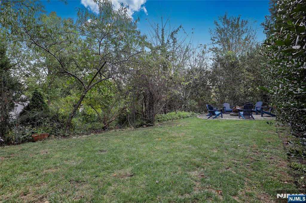 Ramsey, New Jersey 07446, United States, 3 Bedrooms Bedrooms, ,2 BathroomsBathrooms,Residential,Active,228055