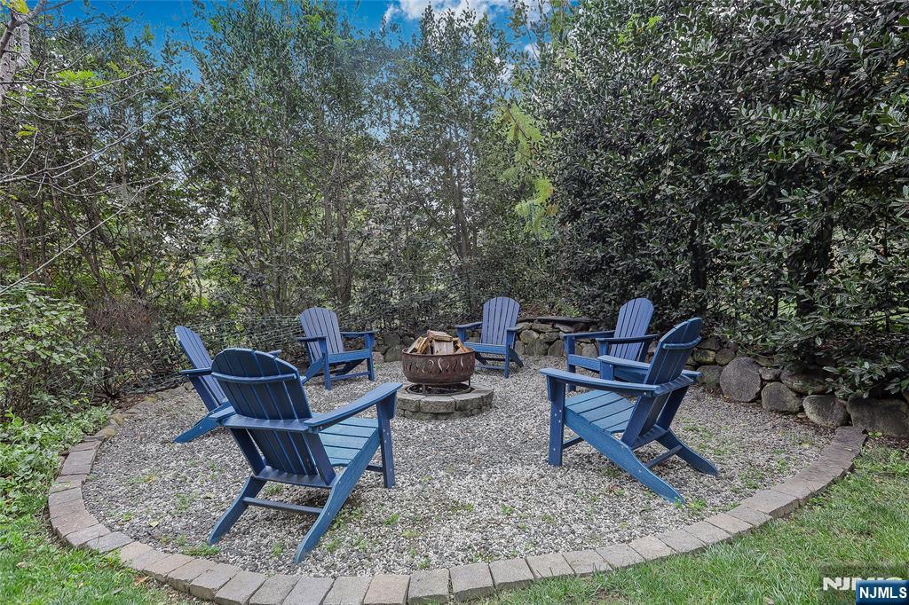 Ramsey, New Jersey 07446, United States, 3 Bedrooms Bedrooms, ,2 BathroomsBathrooms,Residential,Active,228055