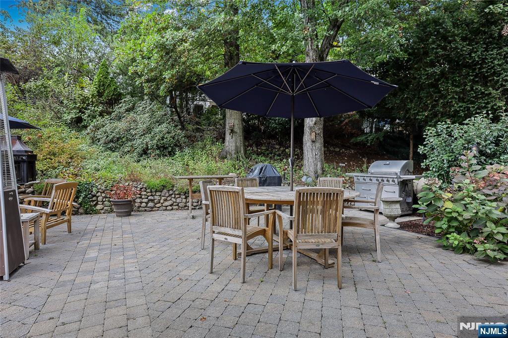 Ramsey, New Jersey 07446, United States, 3 Bedrooms Bedrooms, ,2 BathroomsBathrooms,Residential,Active,228055