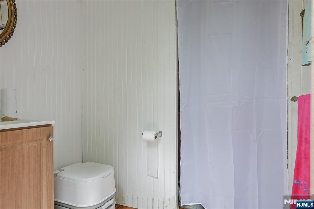 Ramsey, New Jersey 07446, United States, 3 Bedrooms Bedrooms, ,2 BathroomsBathrooms,Residential,Active,228055