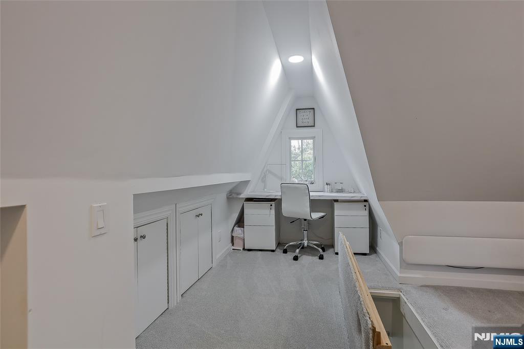 Ramsey, New Jersey 07446, United States, 3 Bedrooms Bedrooms, ,2 BathroomsBathrooms,Residential,Active,228055