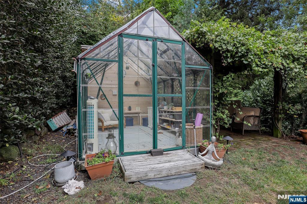 Ramsey, New Jersey 07446, United States, 3 Bedrooms Bedrooms, ,2 BathroomsBathrooms,Residential,Active,228055