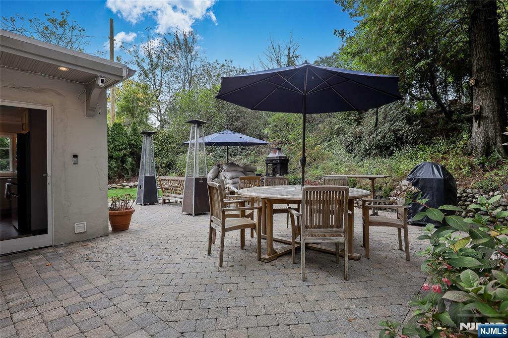 Ramsey, New Jersey 07446, United States, 3 Bedrooms Bedrooms, ,2 BathroomsBathrooms,Residential,Active,228055