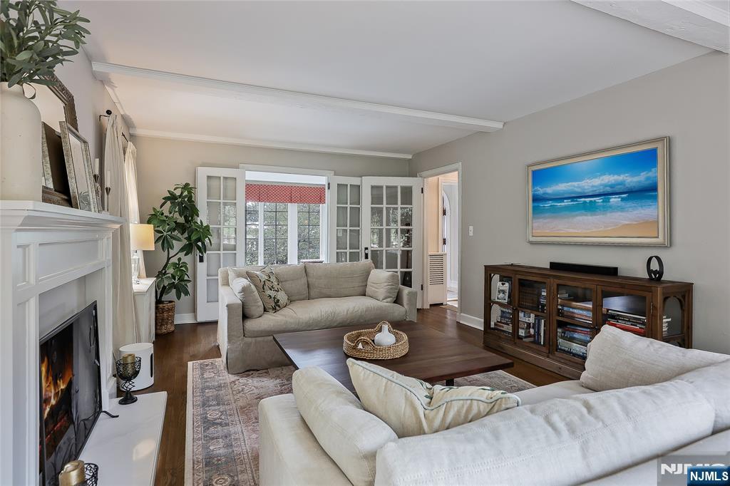 Ramsey, New Jersey 07446, United States, 3 Bedrooms Bedrooms, ,2 BathroomsBathrooms,Residential,Active,228055