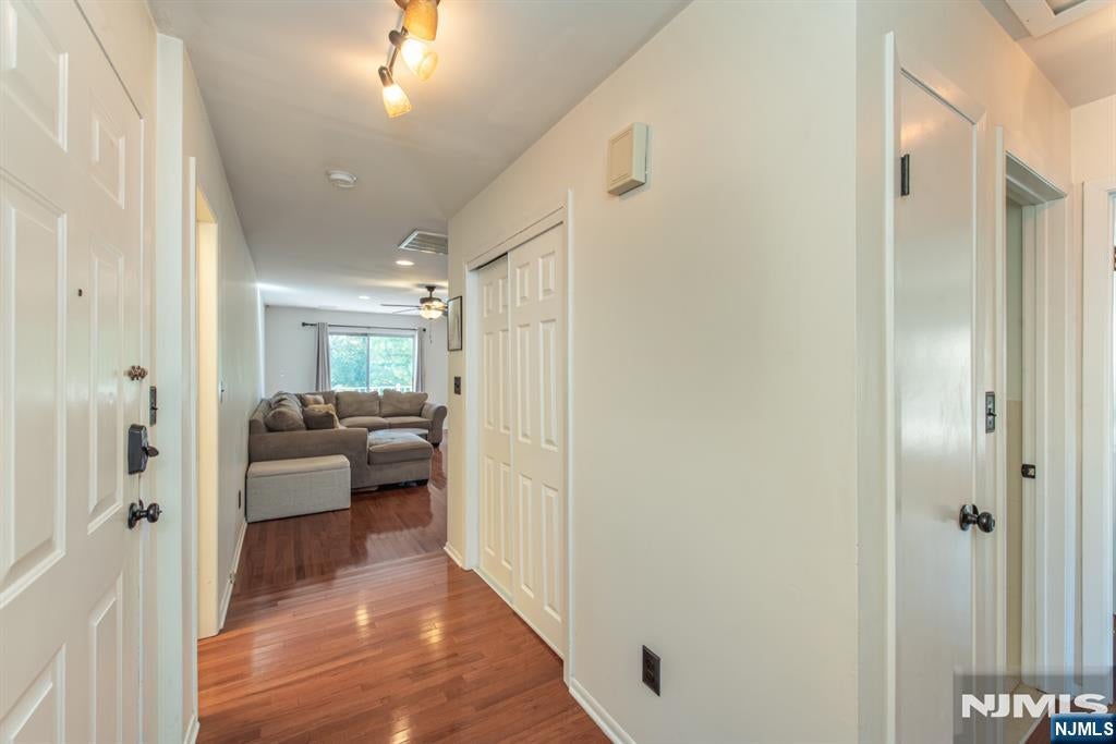 12 Frankie Lane 3304