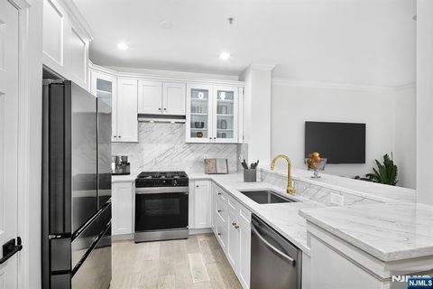 Photo of 121 Abbie Court, Guttenberg, NJ 07093 (MLS # 25035968)