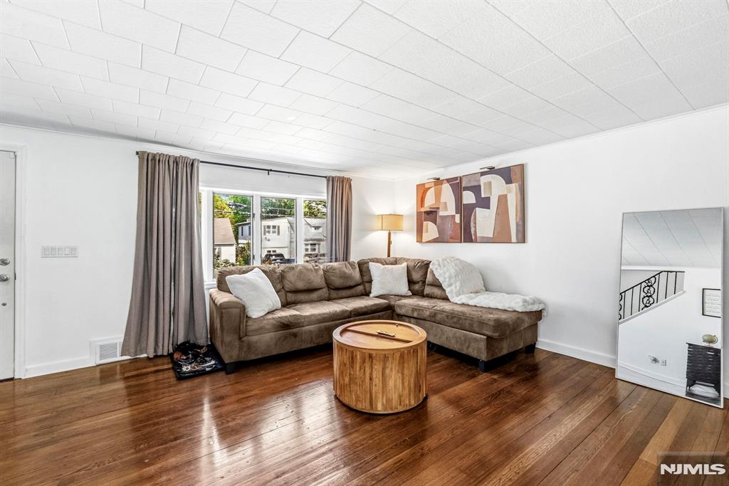 1 Merklin Avenue