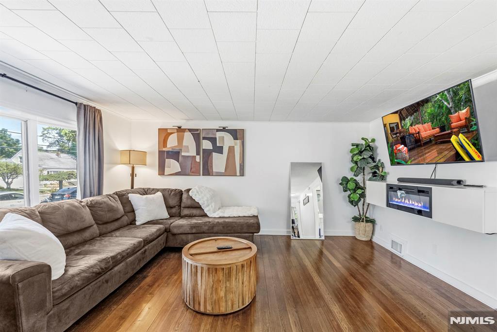 1 Merklin Avenue