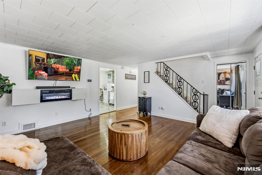 1 Merklin Avenue