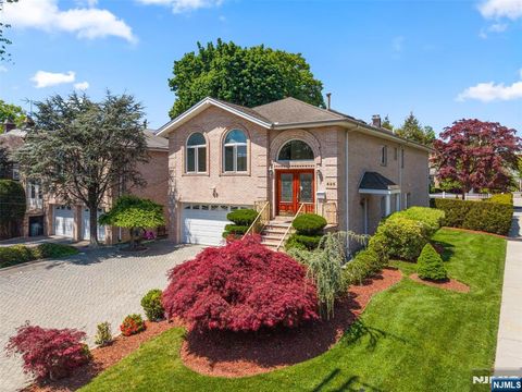 Photo of 499 Morse Avenue, Ridgefield, NJ 07657 (MLS # 26016791)