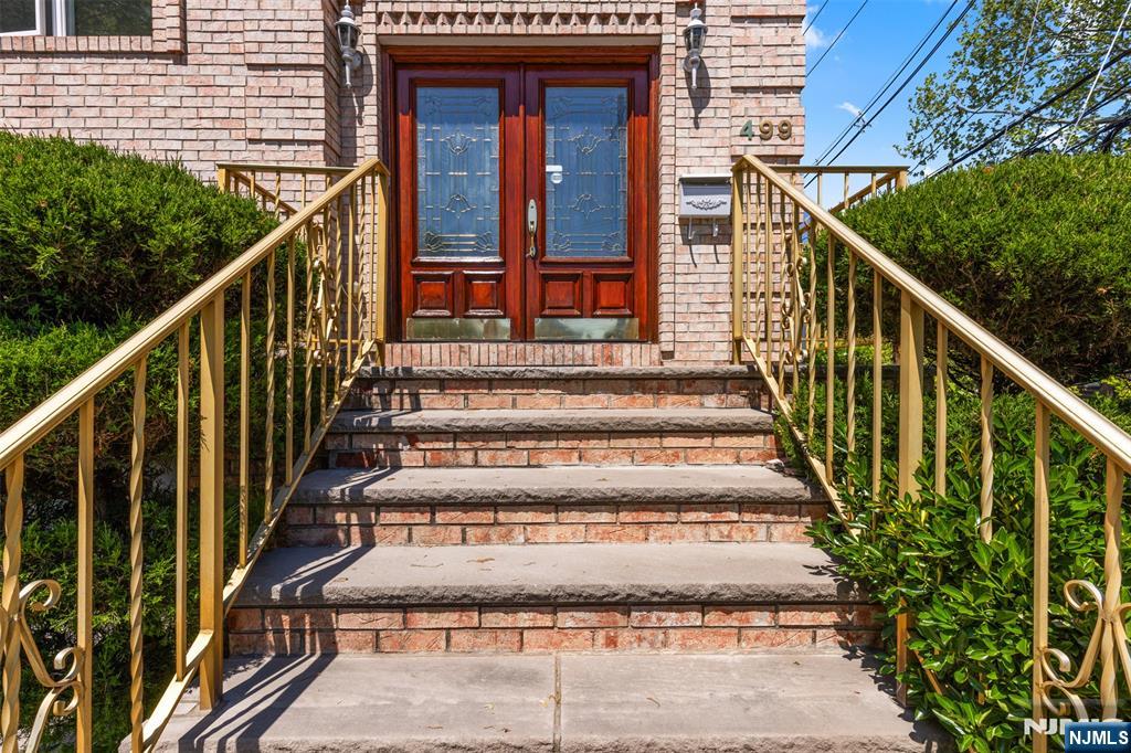 499 Morse Avenue