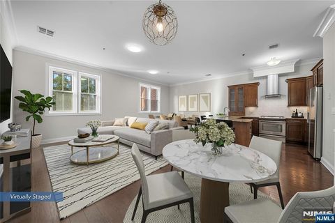 1600 Kaufer Lane 16 Fort Lee NJ 07024