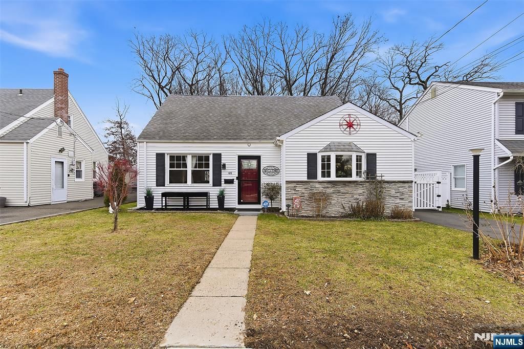 Photo of 44 Kaywin Avenue, Hawthorne, NJ 07506 (MLS # 26001695)