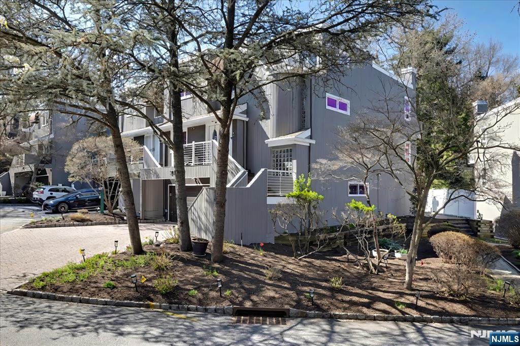 376 Kenwood 9