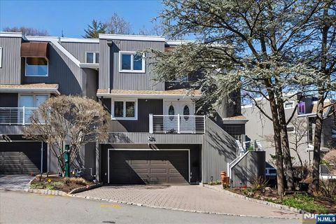 Photo of 376 Kenwood St #9, Englewood, NJ 07631 (MLS # 26019698)