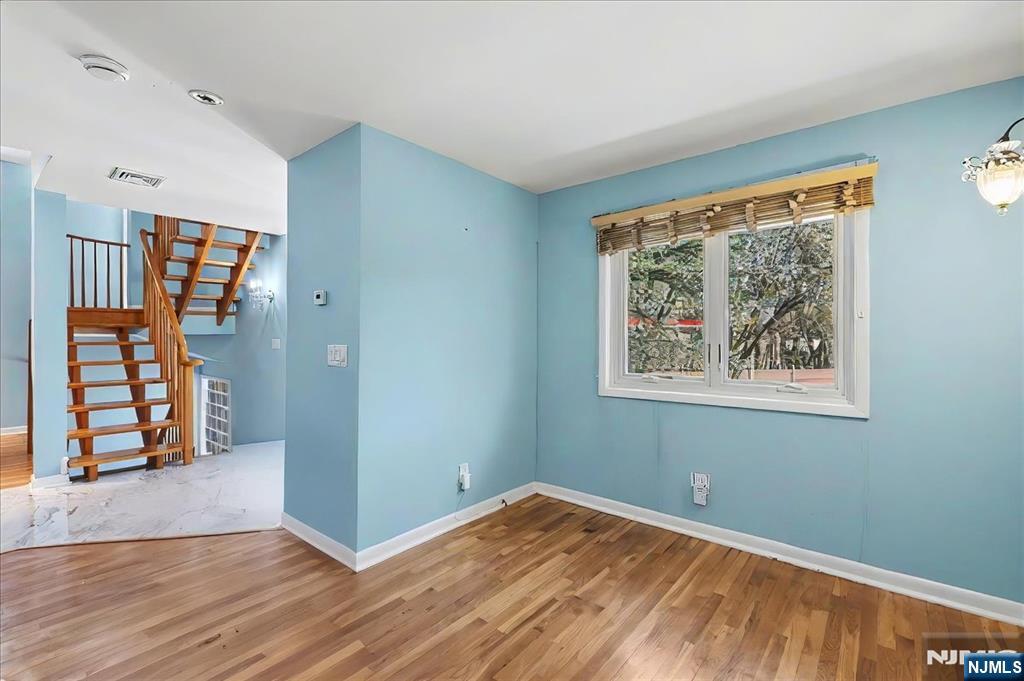 376 Kenwood 9