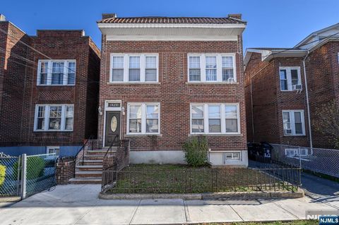 Photo of 427429 N 12th Street, Newark, NJ 07107 (MLS # 26009328)