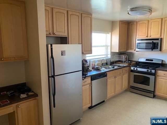 280-320 Oak Street 314 C