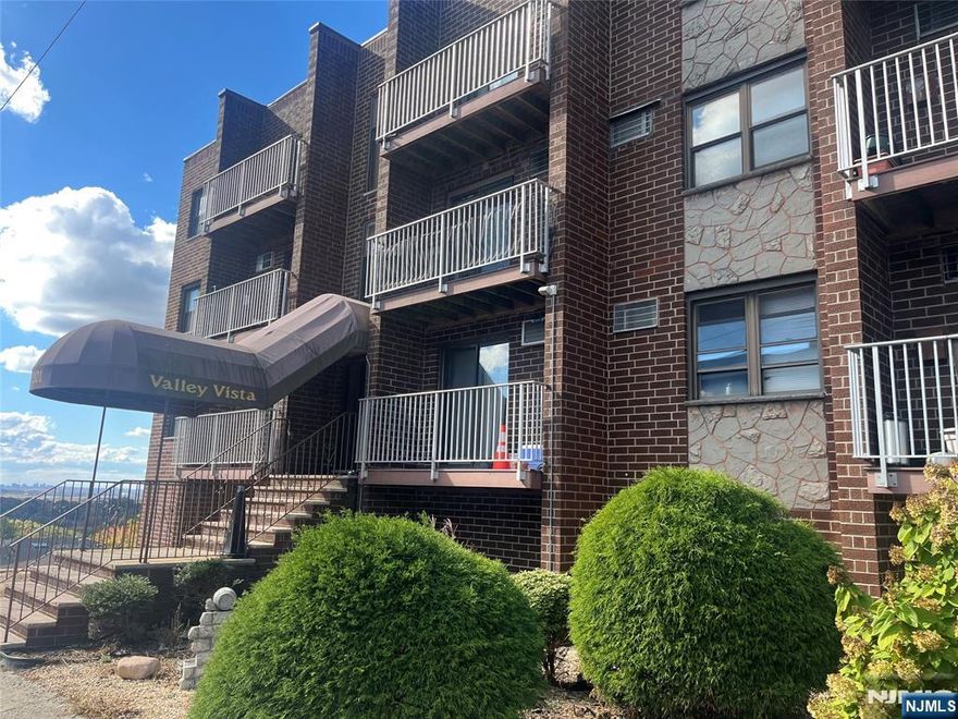 GREAT OPPORTUNITY FOR INVESTERS WITH IMMEDIATE CASH FLOW. TENANT OCCUPIED THROUGH 1/15/2027. CURRENT RENT IS $1,750/MONTH. NORTHWEST CORNER UNIT LOCATED ABOVE THE GARAGE MAKING IT A 2ND FLOOR UNIT. NEWLY PAINTED. NEW APPLIANCES. GREAT LIGHT EXPOSURE. NICE CLOSET SPACES. SLIDING GLASS DOOR TO TERRACE FROM LIVING ROOM. BUILDING IS LOCATED ON A DEAD END STREET. LAUNDRY IS IN THE BUILDING ON THE 2ND FL. LOW PROPERTY TAX AND MAINTENANCE INCLUDING HEAT, HOT WATER, WATER & 1 DEEDED INDOOR PARKING SPACE(currently under repair, cannot use right now). PET FRIENDLY BUILDING. PHOTOS WERE TAKEN PRIOR TO THE TENANT'S OCCUPANCY. ***There is a $44,100 special assessment, which will be paid in full by the seller at closing.***