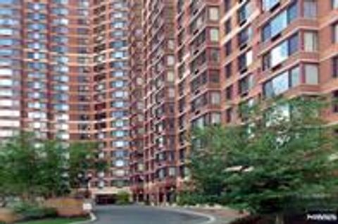 Photo of 100 Old Palisade Road #3001, Fort Lee, NJ 07024 (MLS # 26003457)