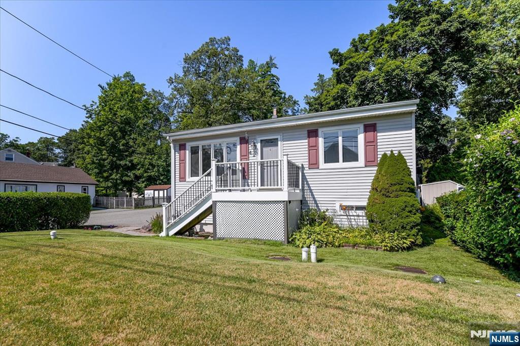 42 Lakeview Avenue