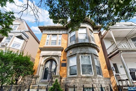 Photo of 209 Mount Prospect Avenue, Newark, NJ 07104 (MLS # 25026182)