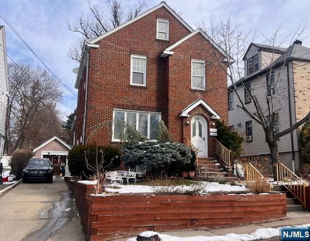 Photo of 919 Marion Place, Ridgefield, NJ 07657 (MLS # 26002651)