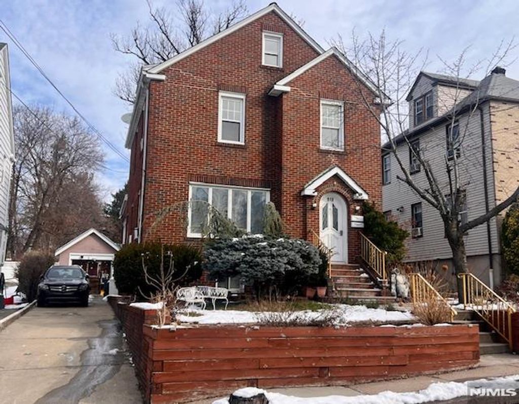 Photo of 919 Marion Place, Ridgefield, NJ 07657 (MLS # 26002651)