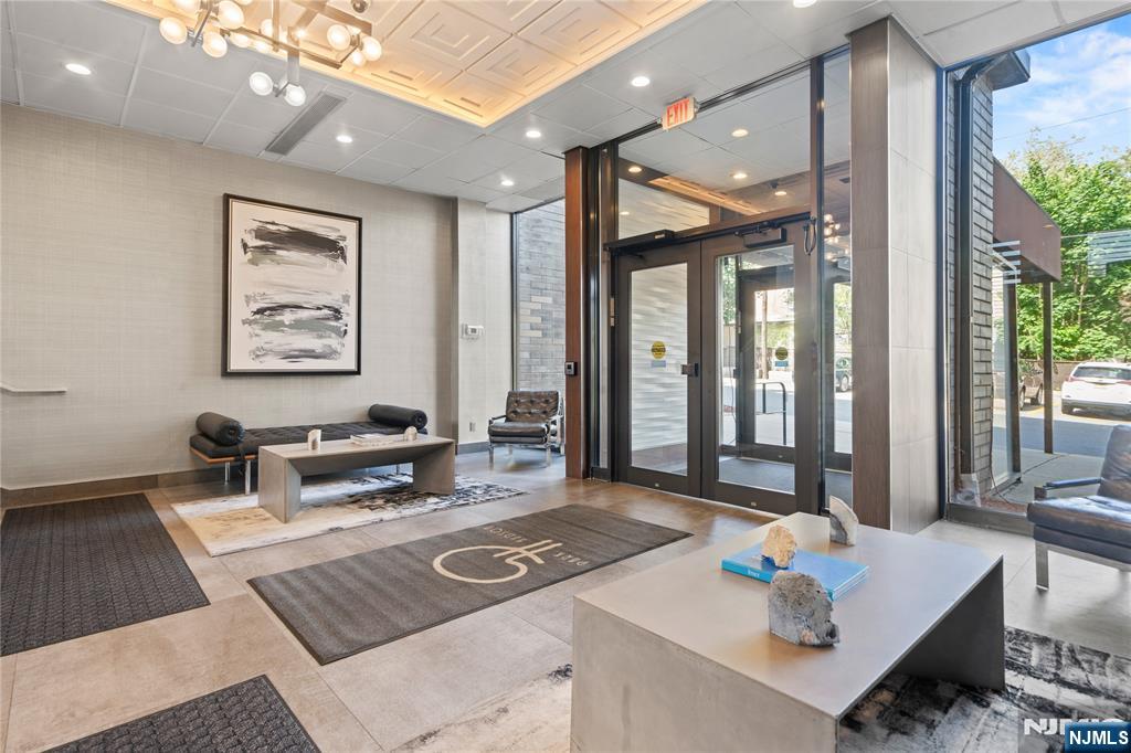 9060 Palisade Avenue 1001