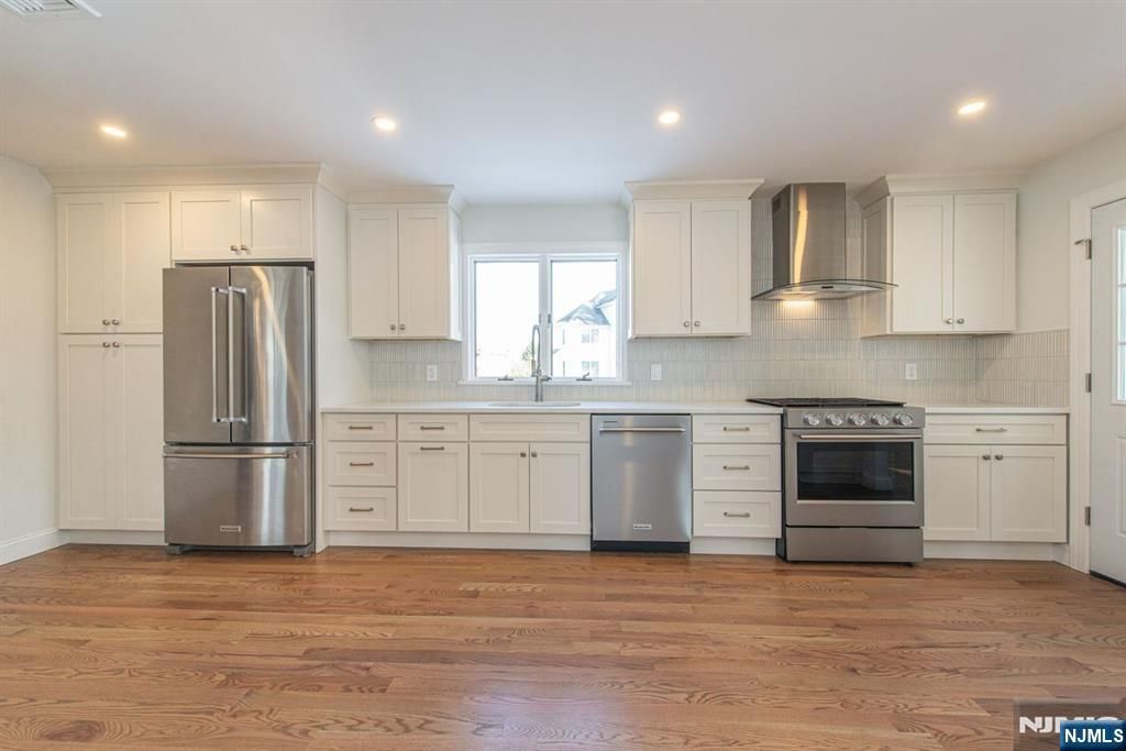 Photo of 7 Shaw Court, Fairfield, NJ 07004 (MLS # 25043573)