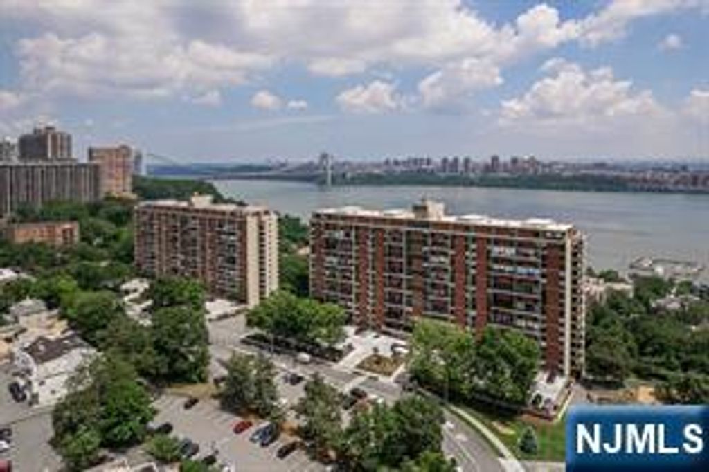 Photo of 4 Horizon Road #1210, Fort Lee, NJ 07024 (MLS # 26009601)