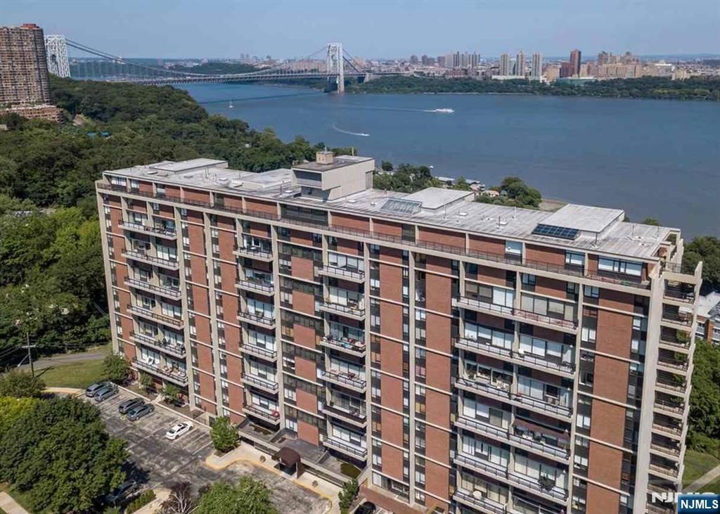 Photo of 4 Horizon Road #1210, Fort Lee, NJ 07024 (MLS # 26009601)