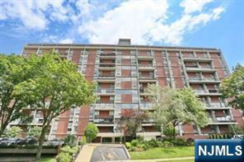 Photo of 4 Horizon Road #1210, Fort Lee, NJ 07024 (MLS # 26009601)