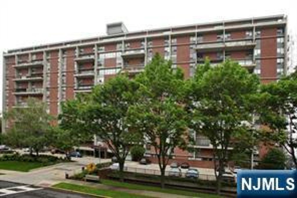 Photo of 4 Horizon Road #1210, Fort Lee, NJ 07024 (MLS # 26009601)