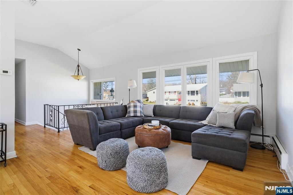 Photo of 11 Willow Terrace, Verona, NJ 07044 (MLS # 26007808)