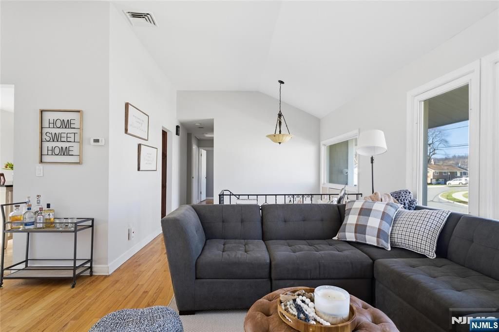 Photo of 11 Willow Terrace, Verona, NJ 07044 (MLS # 26007808)