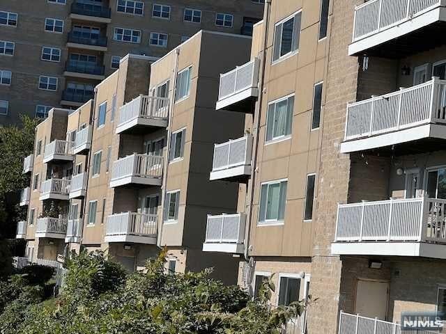7420 Boulevard E #2C