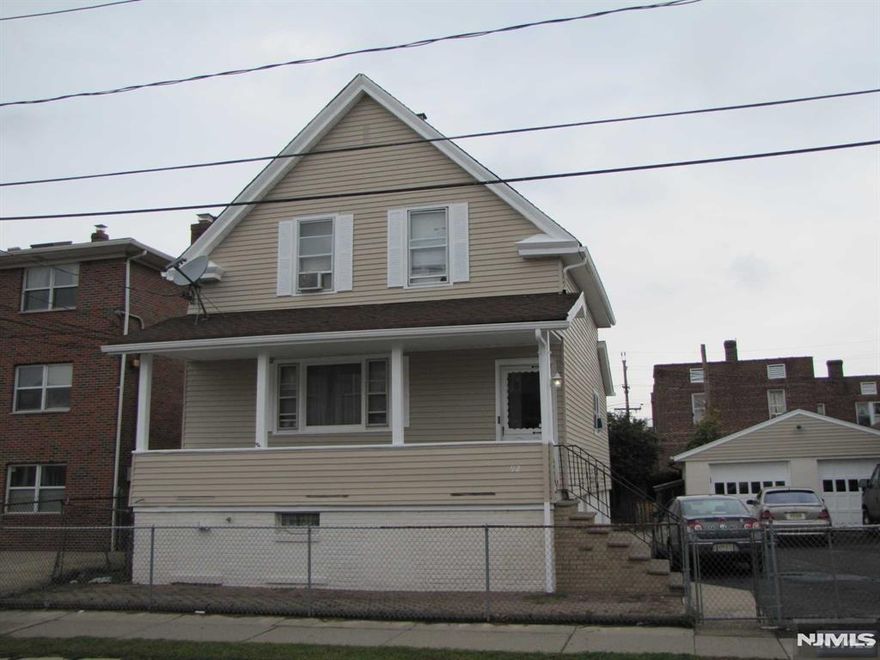 Updated spacious 1-bed 1-bath apartment in Hackensack, NJ! Features stainless steel appliances, new flooring, shared laundry, and access to a spacious backyard with a garden and patio. Conveniently near public transit, groceries, and dining. Owner is a licensed broker!