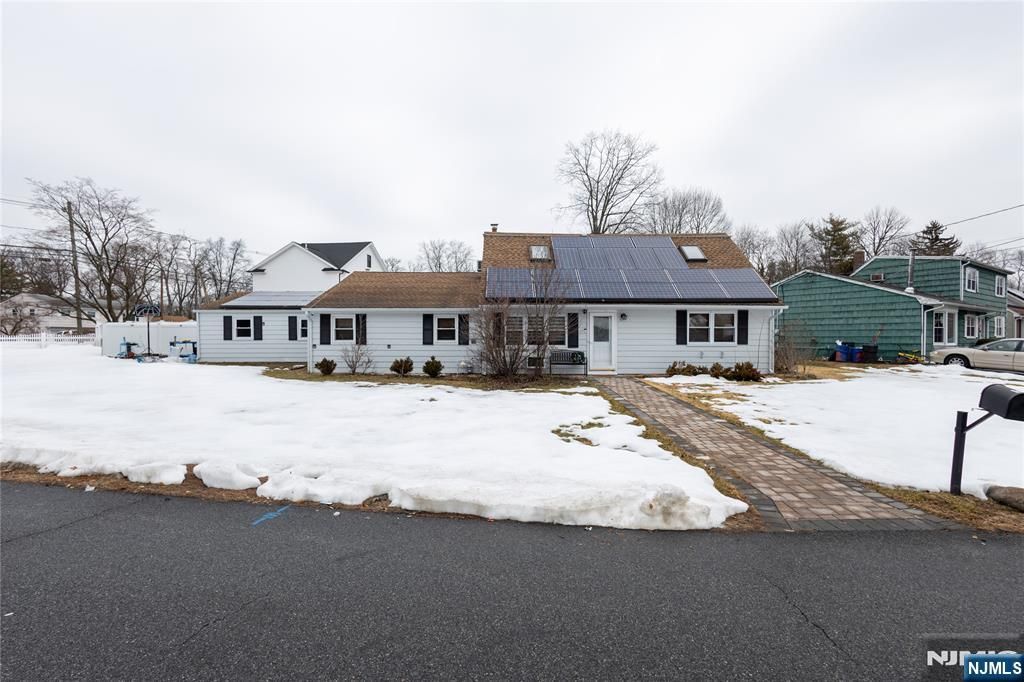 Photo of 5 Ferndale Road, Wayne, NJ 07470 (MLS # 26006108)